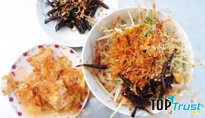 Bánh tráng trộn dì Uyên