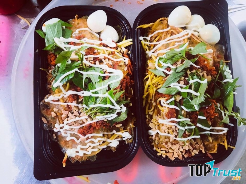Bánh tráng trộn Linh Chi