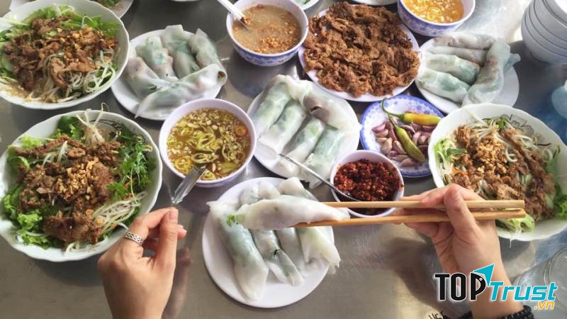 Bánh ướt, bún thịt nướng