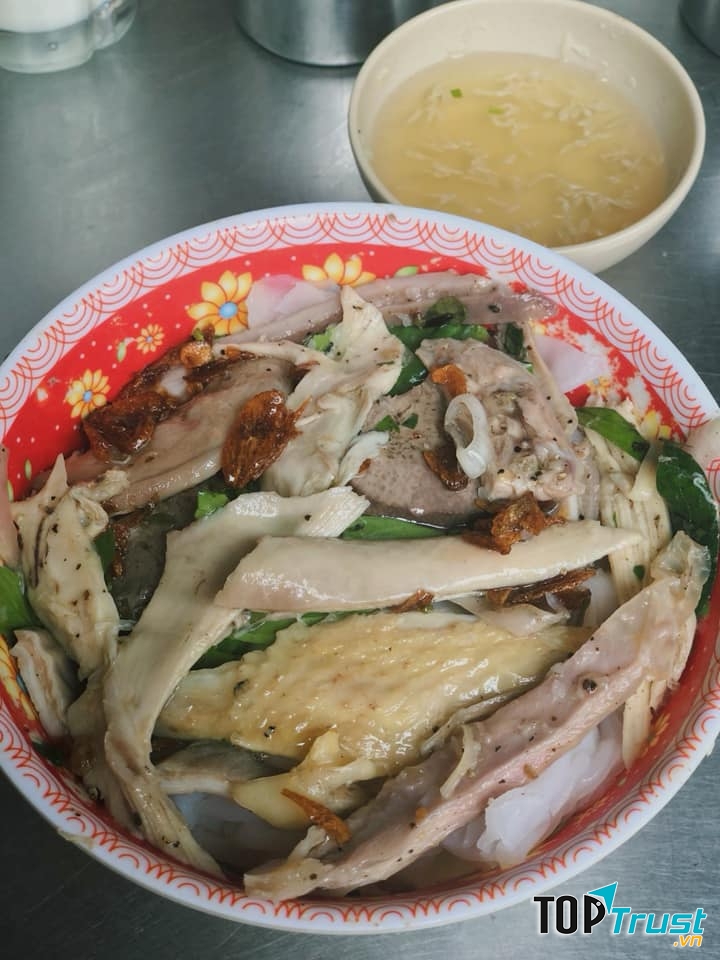 Tô bánh ướt lòng gà vạn người mê