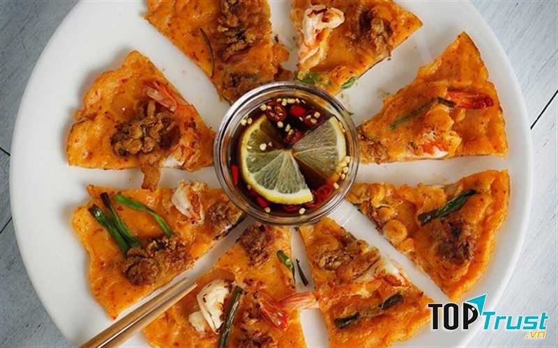 Bánh xèo kim chi hải sản