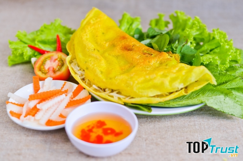 Bánh xèo Nam Bộ ngon hấp dẫn.