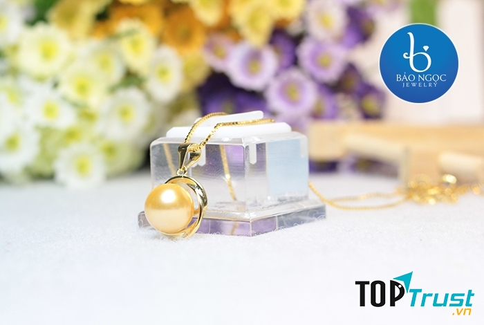Mặt dây Ngọc trai Bạc mạ Vàng 18K Độc đáo M-1906 (hình ảnh lấy từ website của Bảo Ngọc Jewelry)