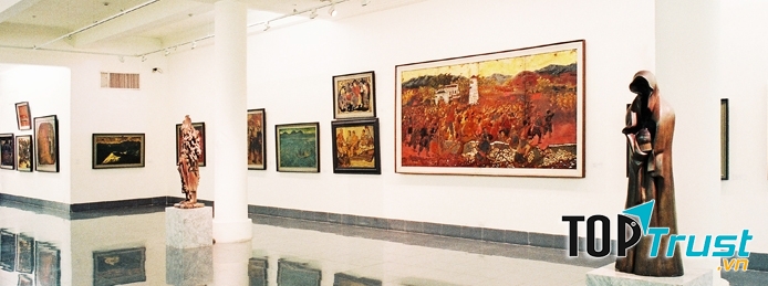 Quan cảnh bên trong