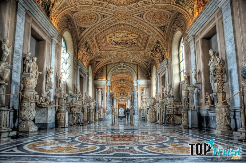 Nội thất ấn tượng bên trong bảo tàng Vatican