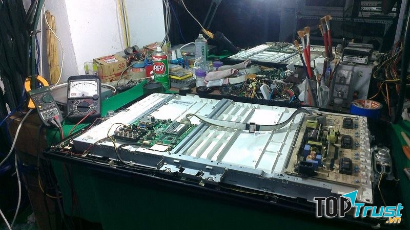 Trung tâm sửa chữa tivi Thiên Hoà xin cam kết chất lượng dịch vụ và linh kiện sửa chữa thay thế chính hãng và tốt nhất hiện nay.