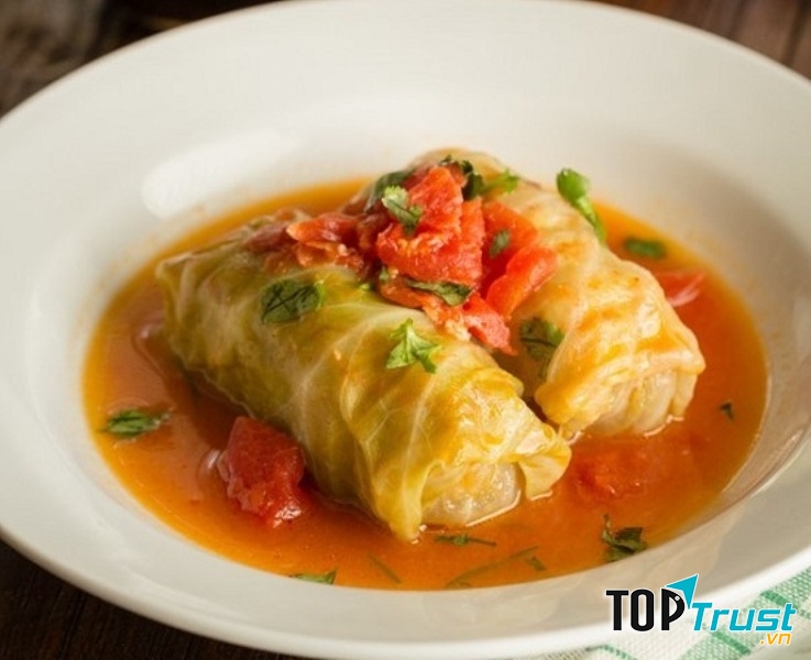 Món bắp cải cuộn thịt sốt cà chua