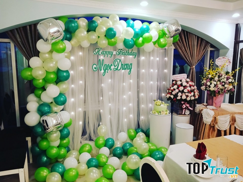 Bắp Décor chuyên nhận trang trí trọn gói tiệc sinh nhật, thôi nôi, đầy tháng ... trang trí tận nơi theo chủ đề hoặc theo tông màu....