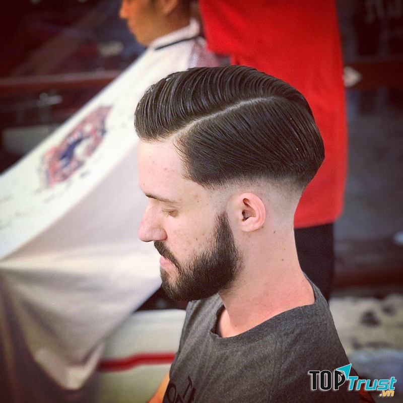 Tóc của khách sau khi qua tay những người thợ cắ tóc lành nghề