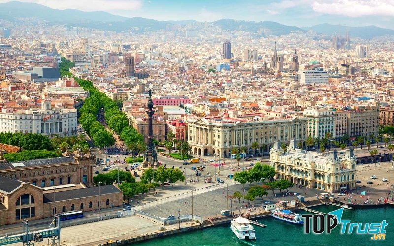 Barcelona cổ kính bên sông