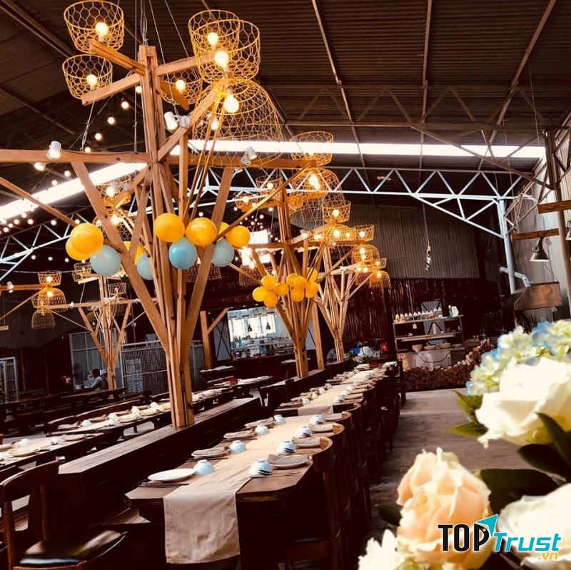 Barn House BBQ and BEER