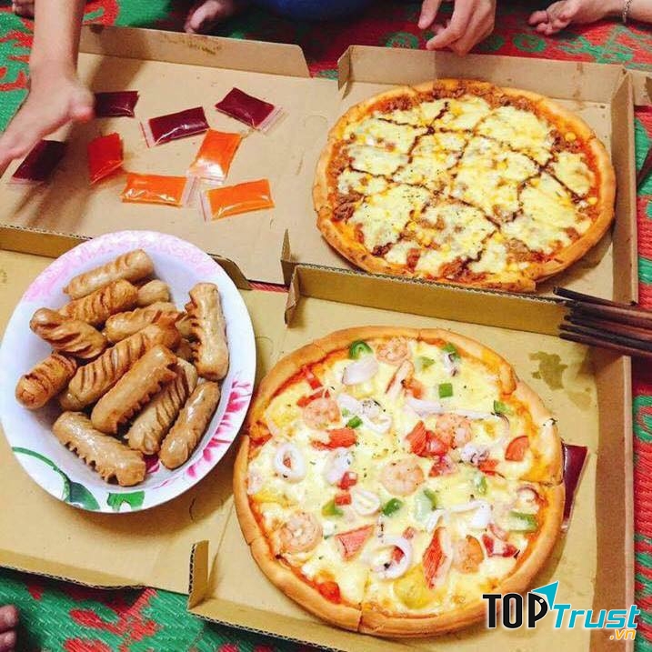Bánh pizza nhìn hấp dẫn ghê!