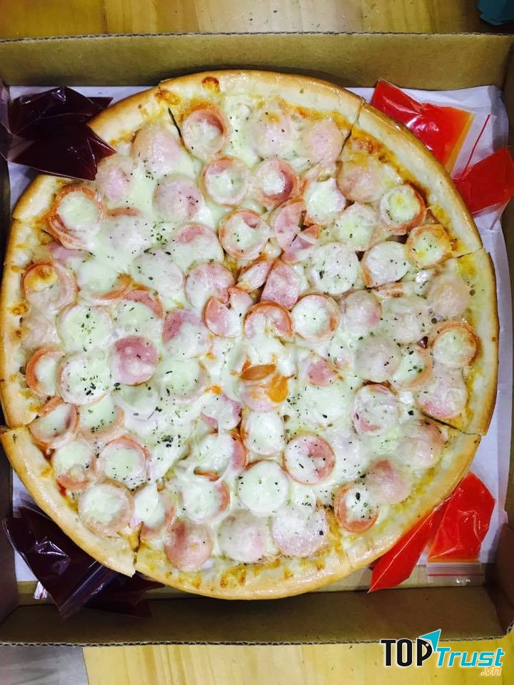 Nhân pizza rất đầy đặn