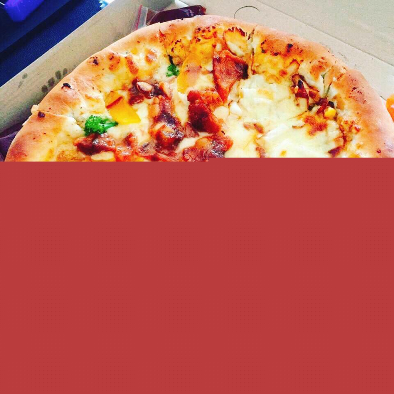 Bánh pizza hấp dẫn tại quán