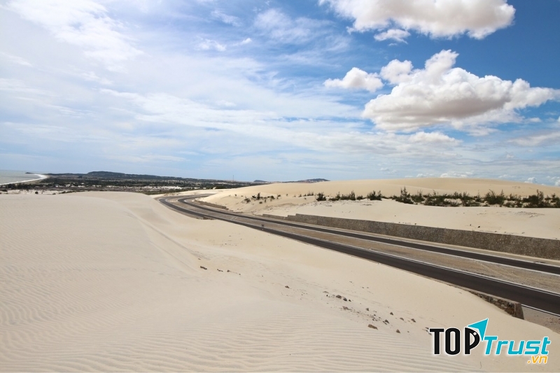 Cung đường cát trắng tuyệt đẹp