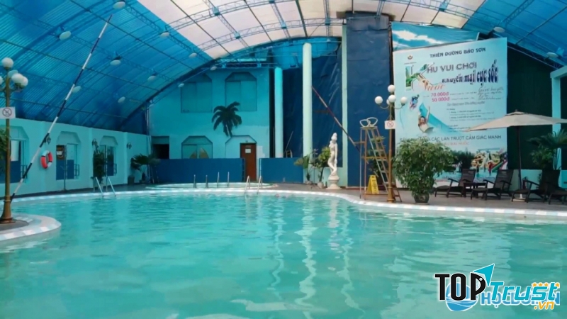 Bể bơi khách sạn Bảo Sơn
