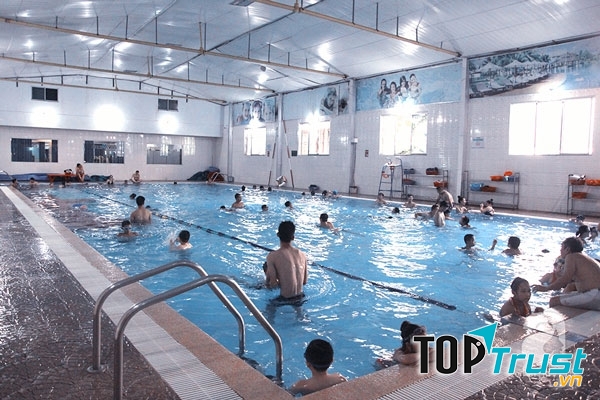 Bể bơi bốn mùa Định Công