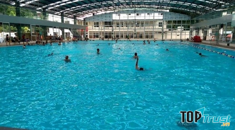 Bể bơi bốn mùa Tiến Đạt ngày càng được lòng mọi người.