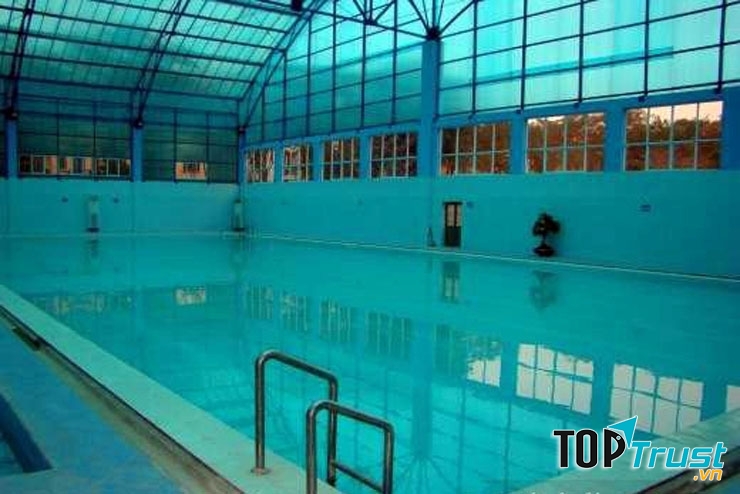 Bể bơi Bốn Mùa Trương Định