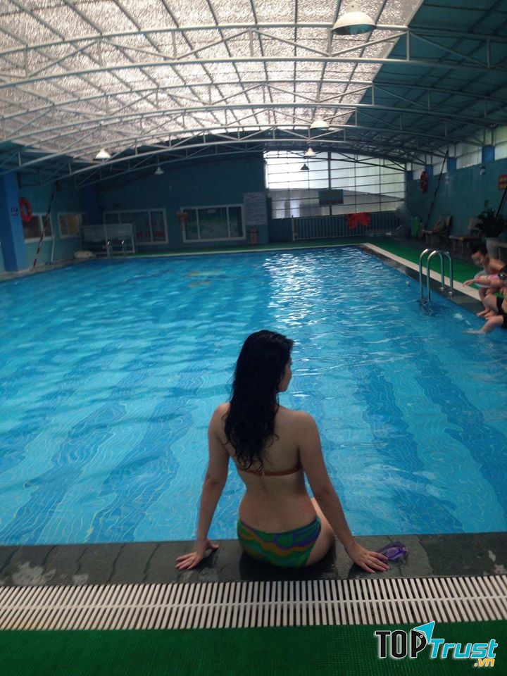 Bể bơi bốn mùa Văn Quán