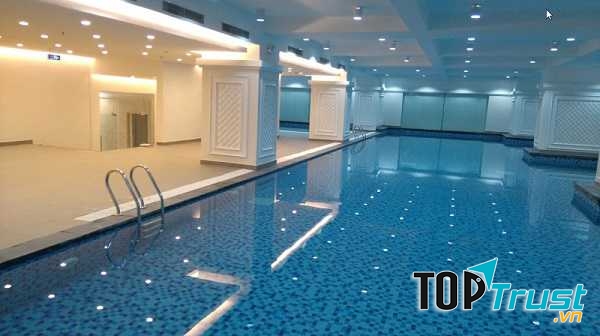 bể bơi Royal City