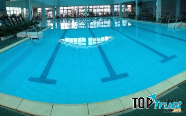 Bể Bơi Bốn Mùa Tiến Đạt