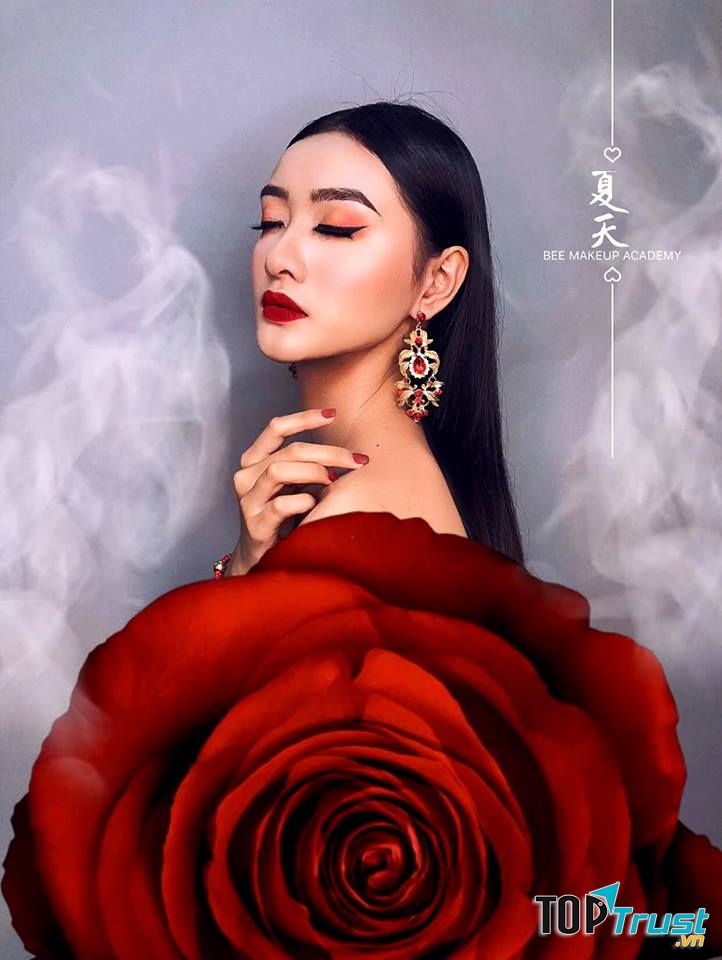 Bee Makeup Academy