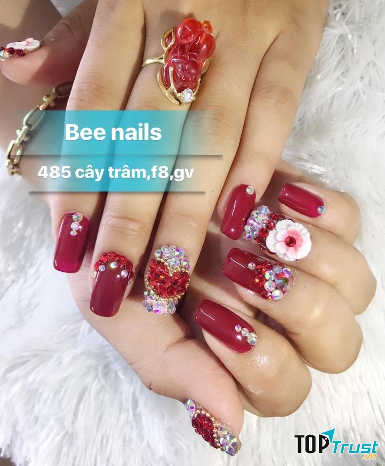 Bộ móng đính đá tại Bee nails