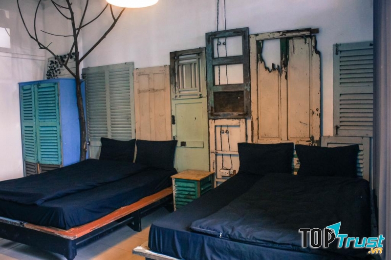 Beepub Dalat có màu sắc rực rỡ từ bên ngoài đến bên trong