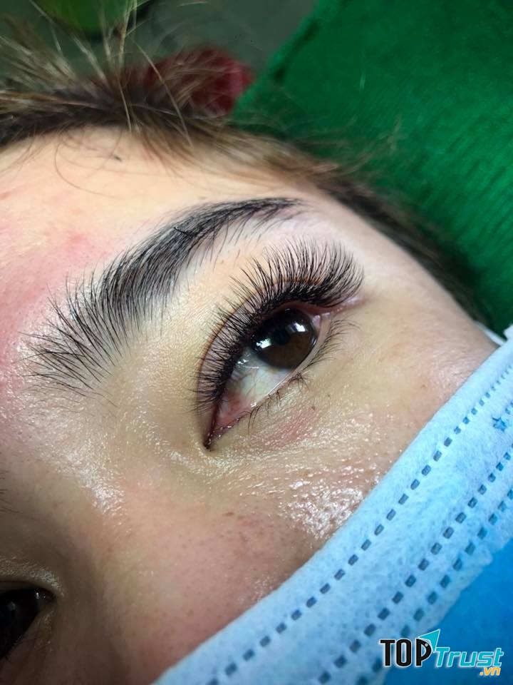 Bella Thuý Nối Mi