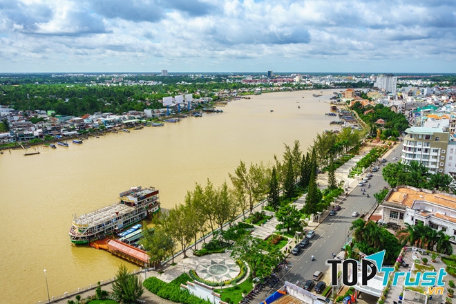 Bến Ninh Kiều vào buổi sáng...