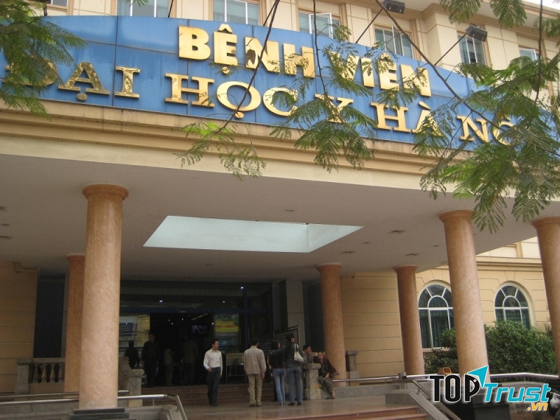 Bệnh viện Đại học Y Hà Nội vẫn giữ được vẻ cổ kính.