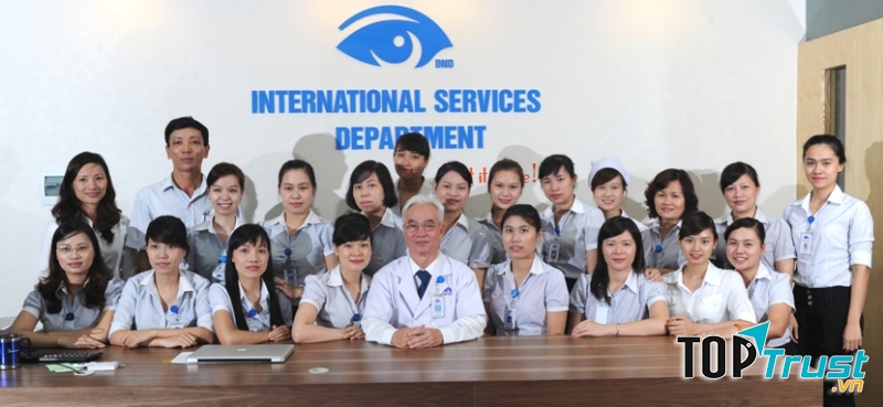 Đội ngũ y bác sĩ