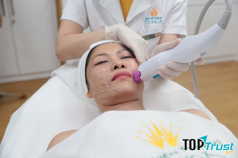 Bệnh Viện Thẩm Mỹ Đông Á