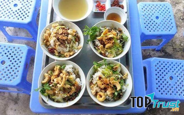 Bếp Cúc - Bún Bò Huế - Bún Hến & Cơm Hến