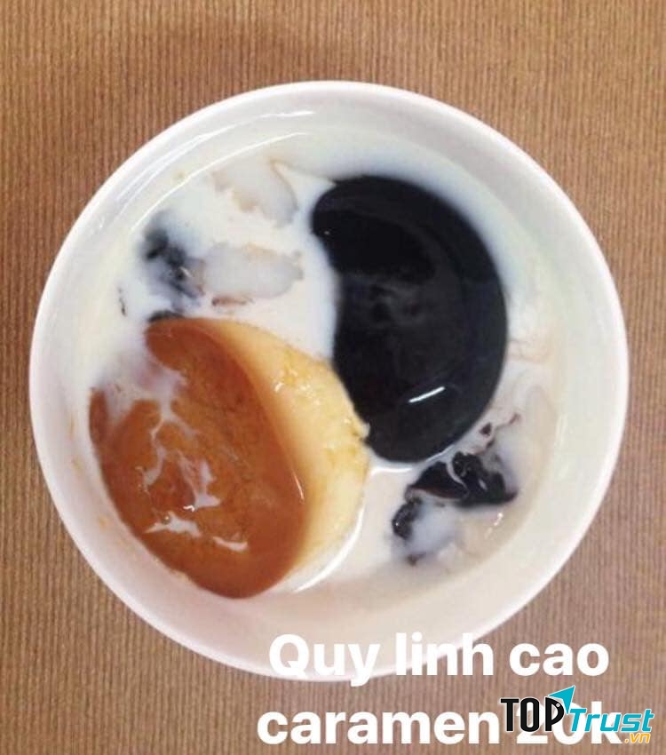 Menu quán khá đa dạng, phục vụ rất nhanh chóng nên bạn sẽ không phải chờ đợi quá lâu để có thể thưởng thức những cốc chè thơm ngon tại đây. 