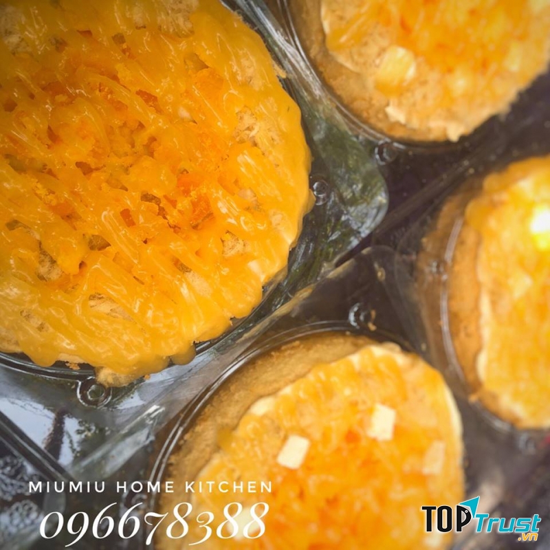 Nguyên liệu làm bánh đều được chuẩn bị kĩ lưỡng, không sử dụng chất bảo quản hay phụ gia gây hại cho sức khỏe.