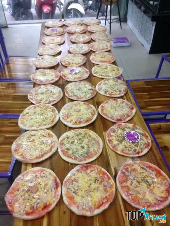 Hàng loạt bánh được làm trông rất hấp dẫn