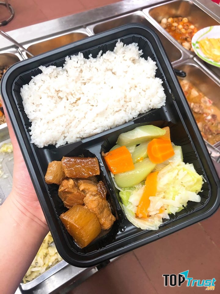 Một phần ăn khá đầy đặn của quán, và giá thành cũng không quá đắt.