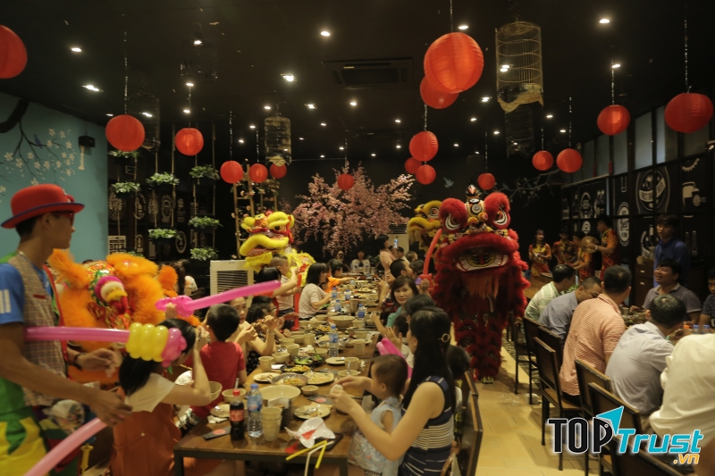 Tổ chức sự kiện trọn gói chương trình vui Tết trung thu Các chương trình đặc sắc: cho thuê dịch vụ múa lân, múa sư tử, xiếc thú, hề, ảo thuật Viết kịch bản chương trình tổ chức đêm hội trăng rằm