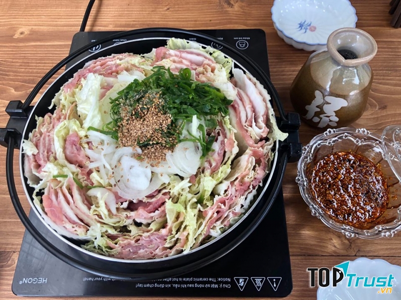 Một không gian nhẹ nhàng để thưởng thức món lẩu thuần Nhật ngon và lành đang chào đón mọi người