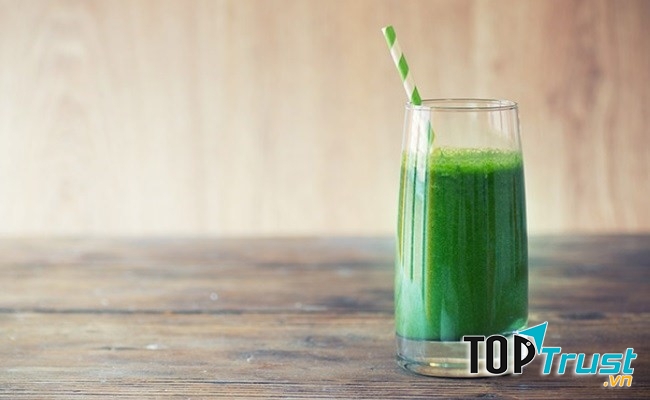 Bạn cũng có thể xay sinh tố bí đi để uống hoặc đắp ngoài da cũng rất tốt.