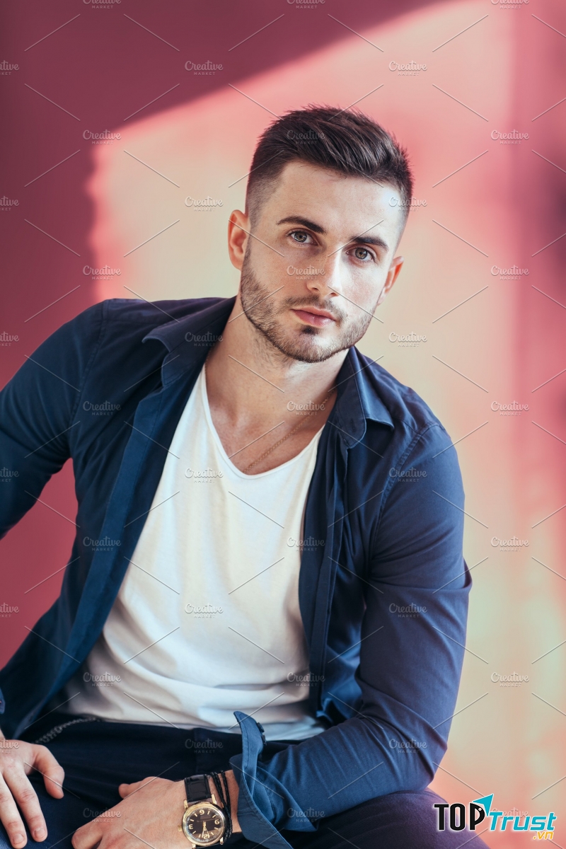 Bị những chàng trai khác ghen tức