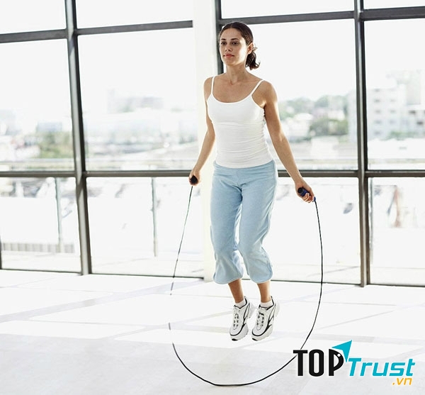 Giảm mỡ bắp chân qua bài tập nhảy dây