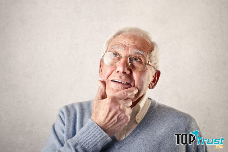 Người lớn tuổi là đối tượng mắc Alzheimer nhiều nhất