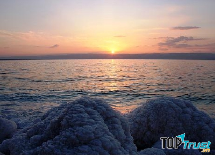 Biển Chết mùa hạ