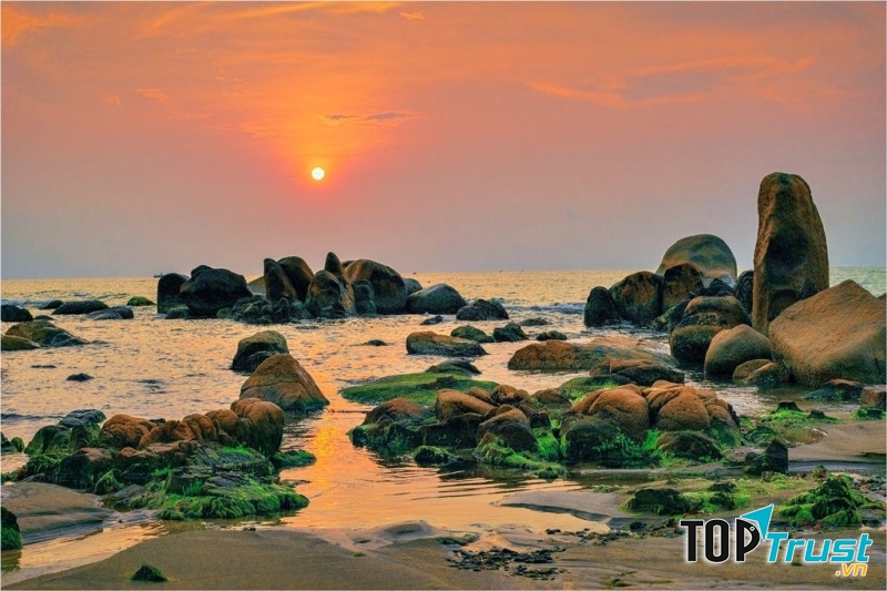 Hoàng hôn trên biển Cổ Thạch