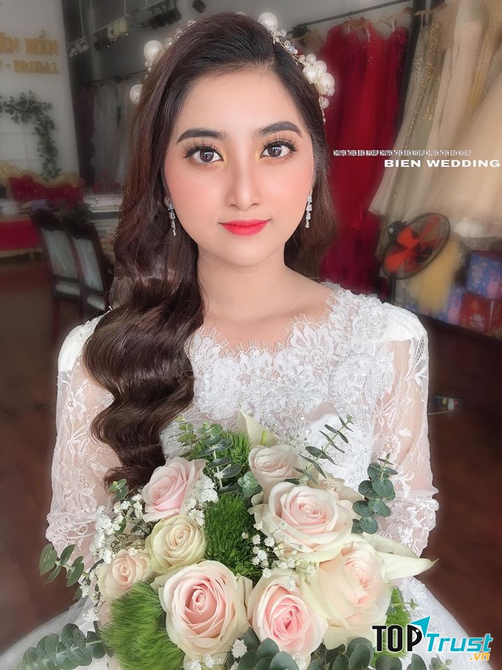 Biển Make Up (Nguyễn Thiên Biển)