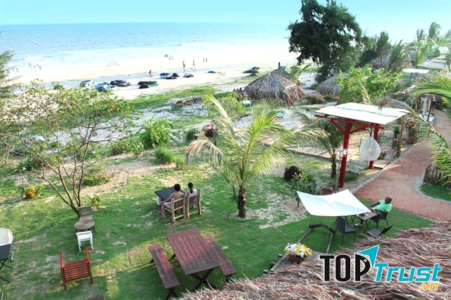 Với khung cảnh đậm chất nghỉ dưỡng của biển từ thiên đường biển xanh cho đến cát vàng và nắng cháy.