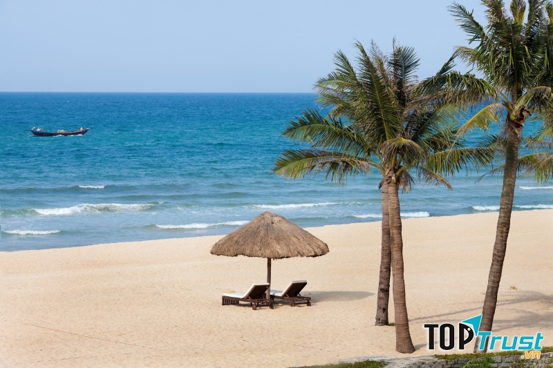 ﻿Khách du lịch Huế muốn chiêm ngưỡng bãi biển Thuận An chỉ phải mất chừng 15 phút đi taxi